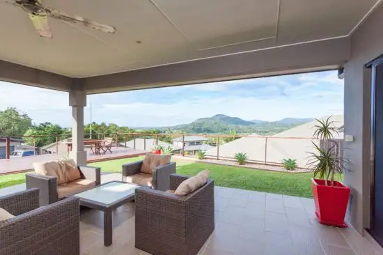7 Buckinghamia Close, Redlynch QLD 4870