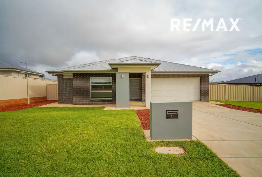 Main view of Homely house listing, 10 Devon Crescent, Gobbagombalin NSW 2650