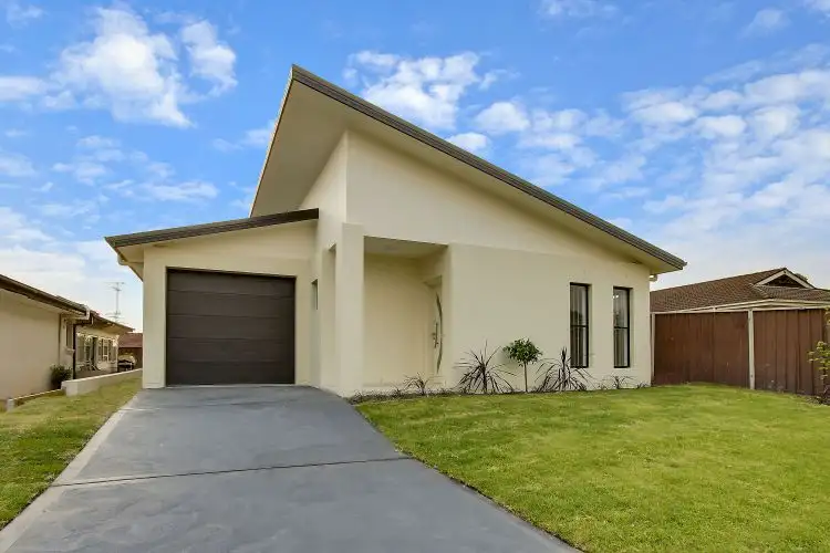 16 Ontario Avenue, St Clair NSW 2759