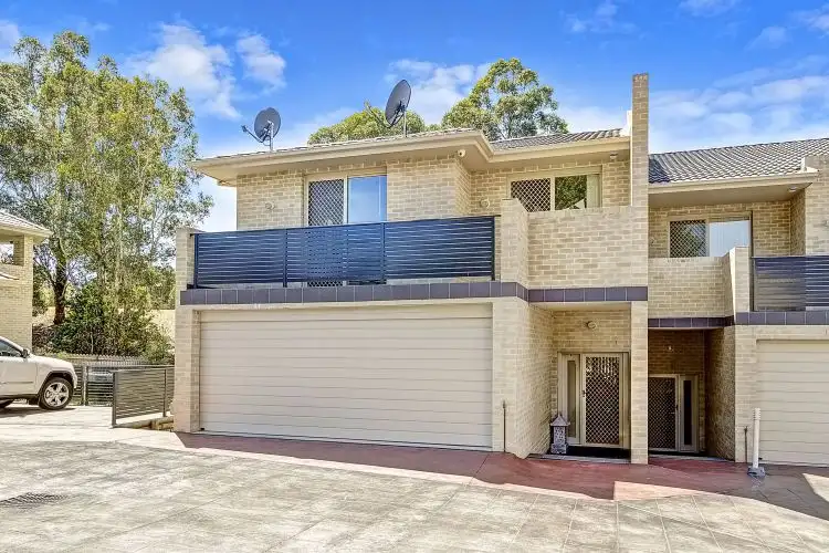 8/17 Graham Crescent, Baulkham Hills NSW 2153