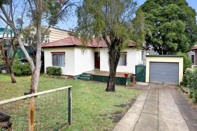 15 Newton Street, Guildford NSW 2161