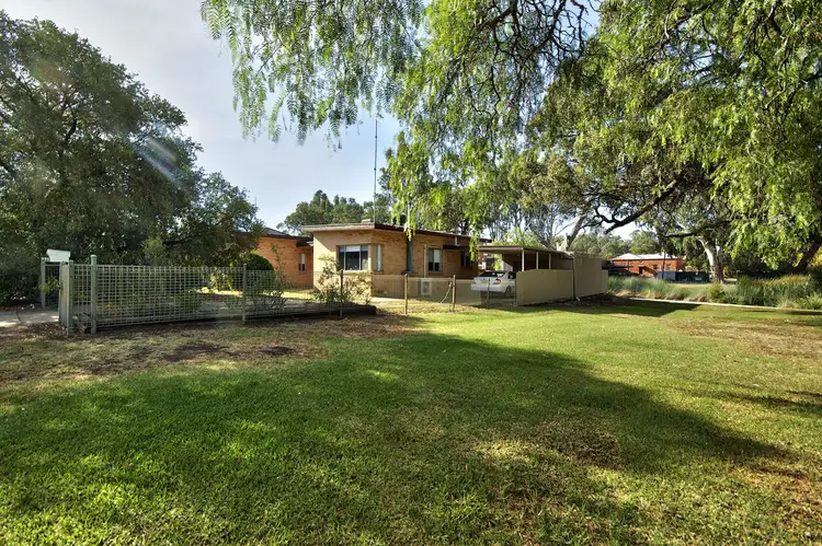 321 Poictiers Street, Deniliquin NSW 2710