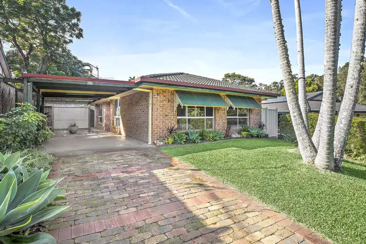 15 Soren Larsen Cres, Boambee East NSW 2452