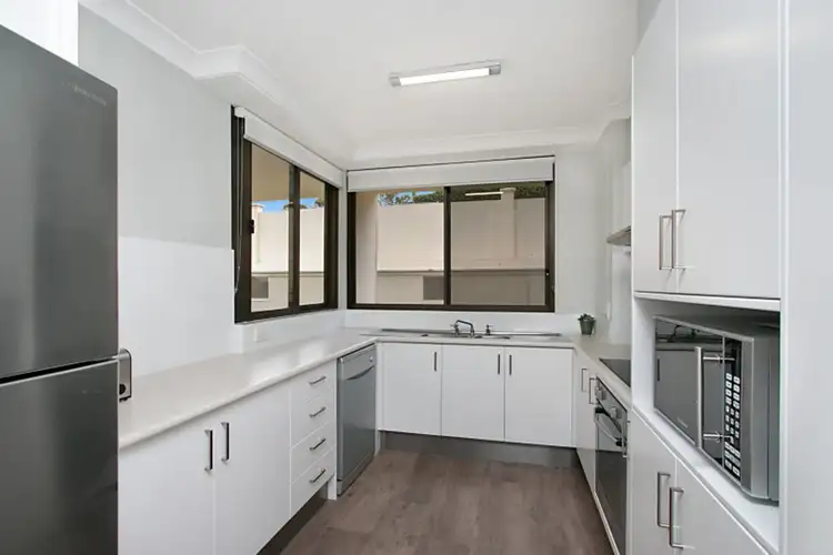 Fifth view of Homely unit listing, 4/3 Eden Avenue (4/9 Petrie), Rainbow Bay QLD 4225