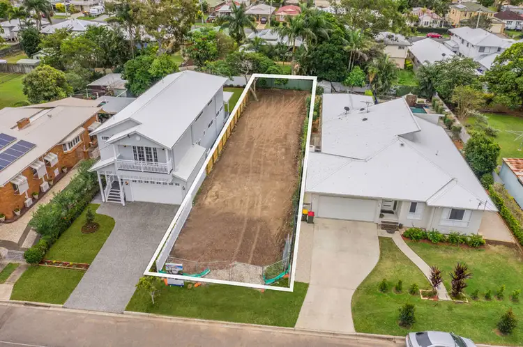 37 Davidson Street, Wynnum QLD 4178