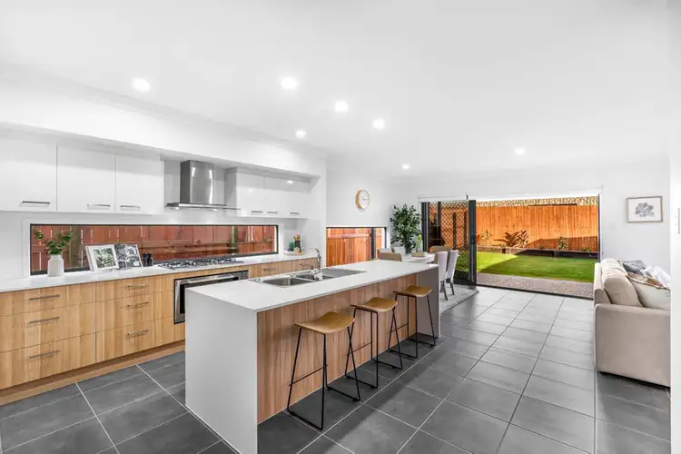 100 Richard Street, Lota QLD 4179