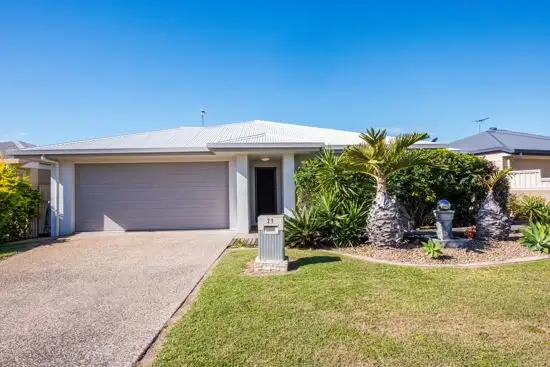 21 Village Circuit, Eimeo QLD 4740