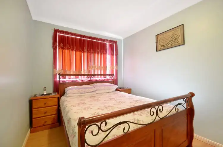 Third view of Homely unit listing, 18/168 Sandal Cres, Carramar NSW 2163
