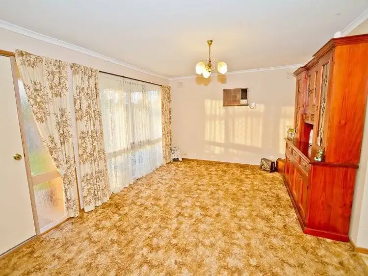 Fifth view of Homely house listing, 7 Ellam Court, Meadow Heights VIC 3048