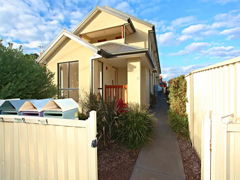 Main view of Homely townhouse listing, 5/15 Ararat Avenue, Coburg North VIC 3058