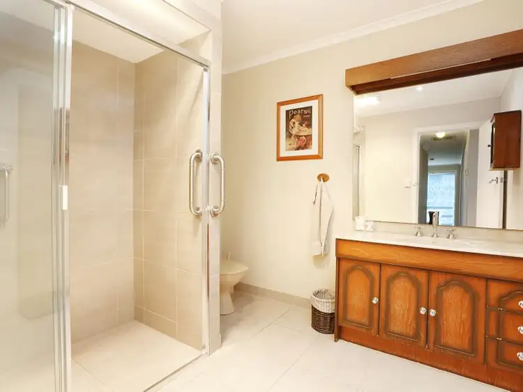 Fourth view of Homely house listing, 5 Kerry Close, Viewbank VIC 3084