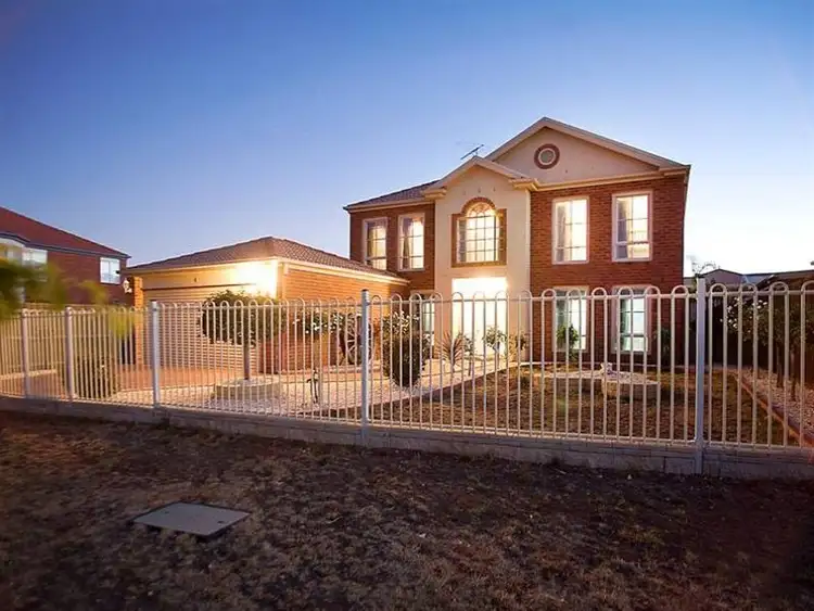 4 Murphy Place, Roxburgh Park VIC 3064