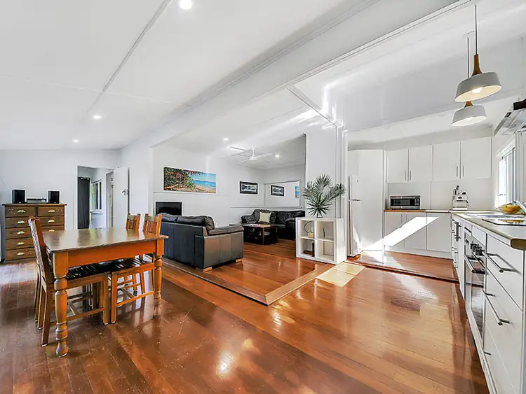 379 Tingal Rd, Wynnum QLD 4178