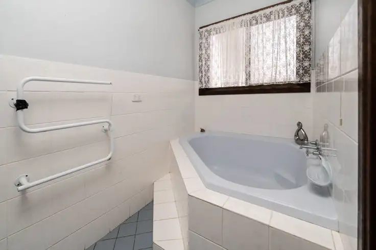Sixth view of Homely house listing, 20 Napier Court, Armidale NSW 2350