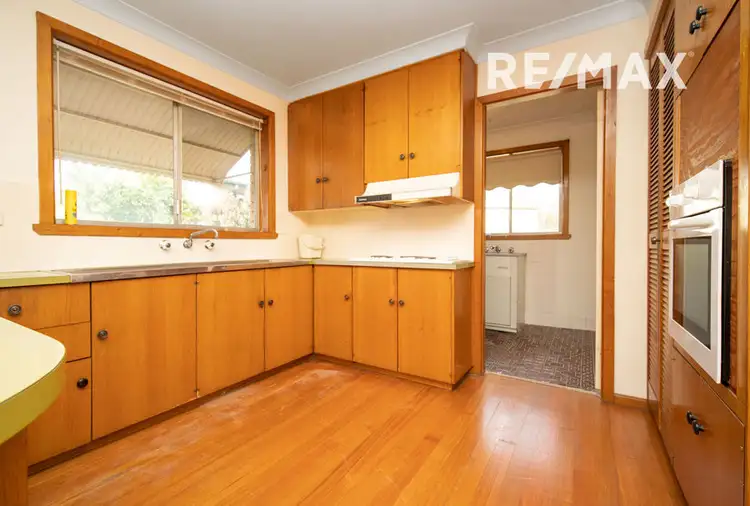 Fifth view of Homely house listing, 8 Charleville Road, Turvey Park NSW 2650