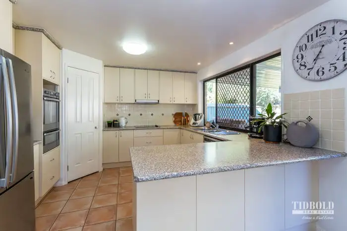 Second view of Homely house listing, 4 Creedin Court, Redland Bay QLD 4165