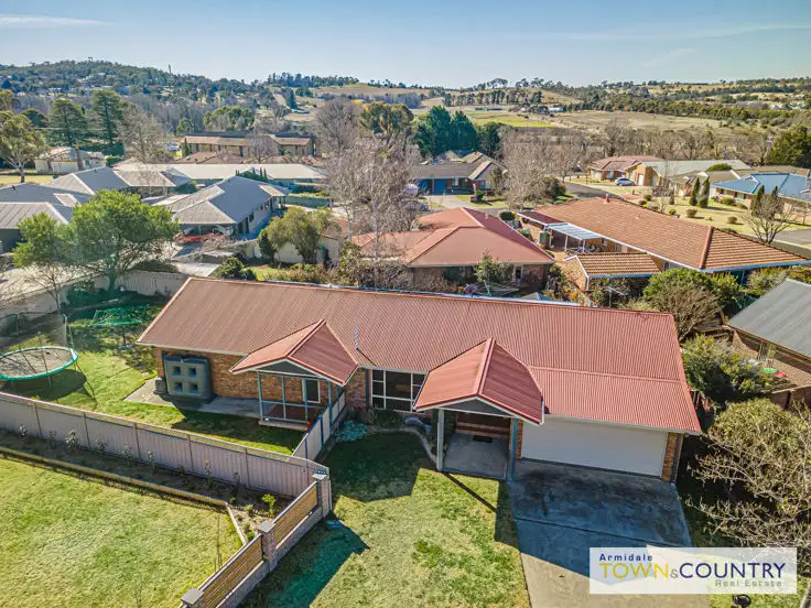 9 Fiona Place, Armidale NSW 2350