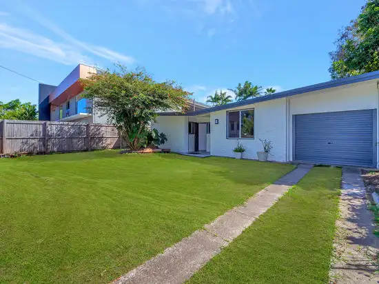 34 Rutherford Street, Cairns North QLD 4870