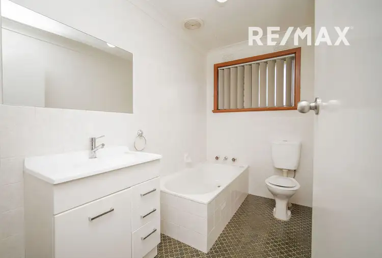 Sixth view of Homely house listing, 2 Huron Crescent, Lake Albert NSW 2650