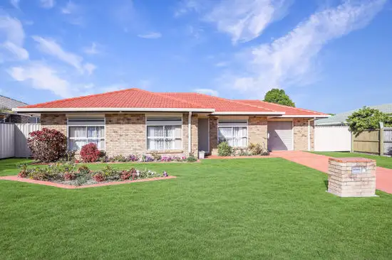 15 Trent Court, Sandstone Point QLD 4511