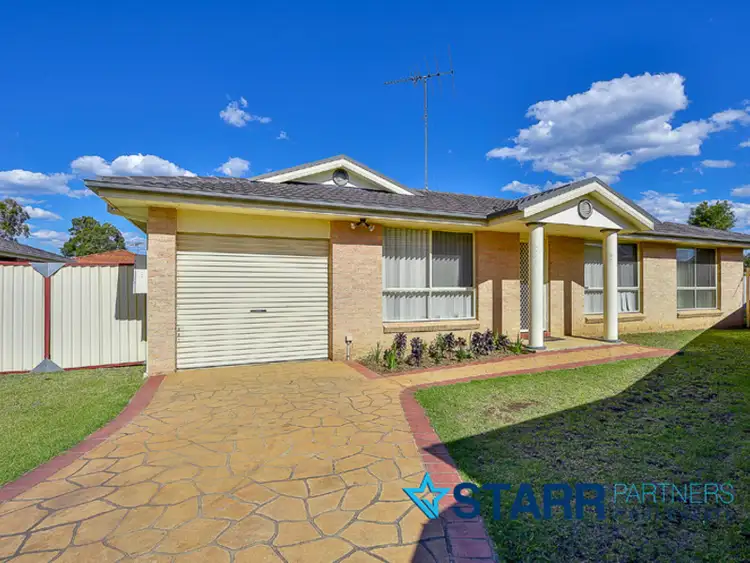 13 Fortinbras Close, Rosemeadow NSW 2560