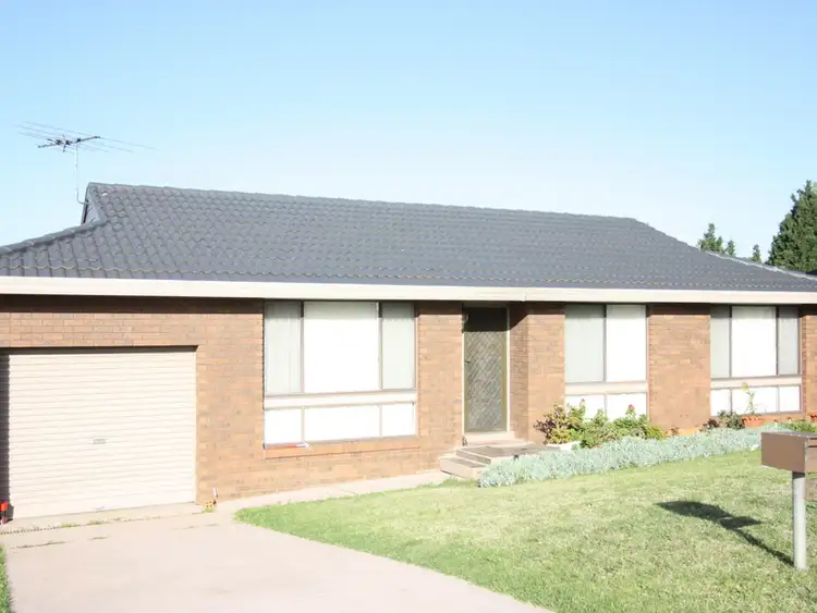 43 Clerkenwell St, Ambarvale NSW 2560
