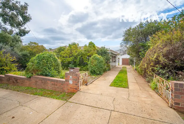 37 Fernleigh Road, Turvey Park NSW 2650