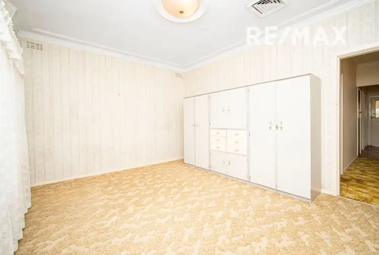 Fifth view of Homely house listing, 37 Fernleigh Road, Turvey Park NSW 2650