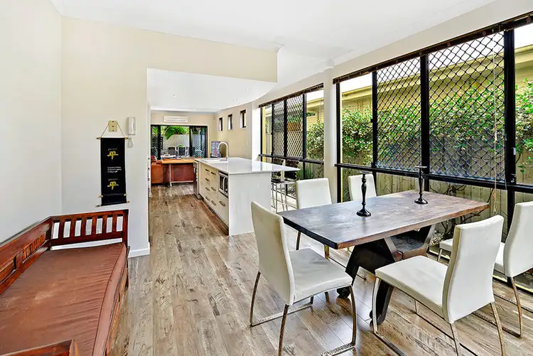 2/39 Peerless Avenue, Mermaid Beach QLD 4218