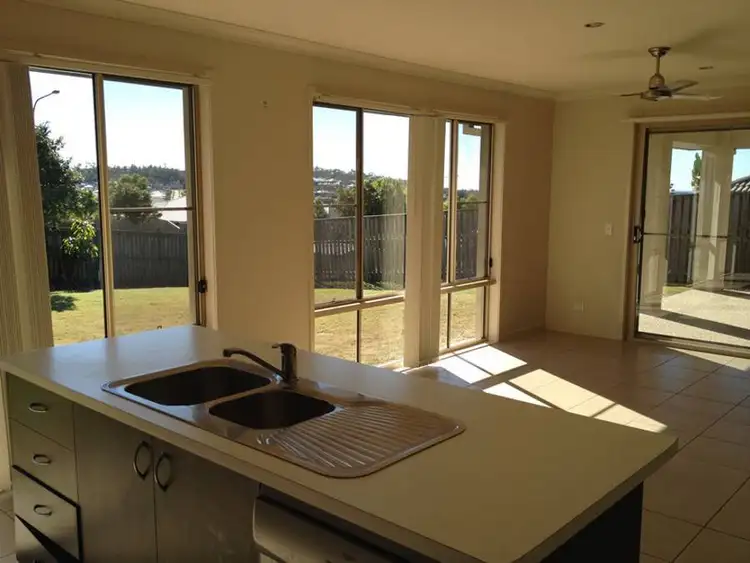 19 Laughlen Chase, Pacific Pines QLD 4211