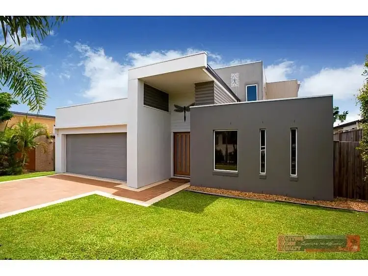 8 Twynam Mews, Pacific Pines QLD 4211