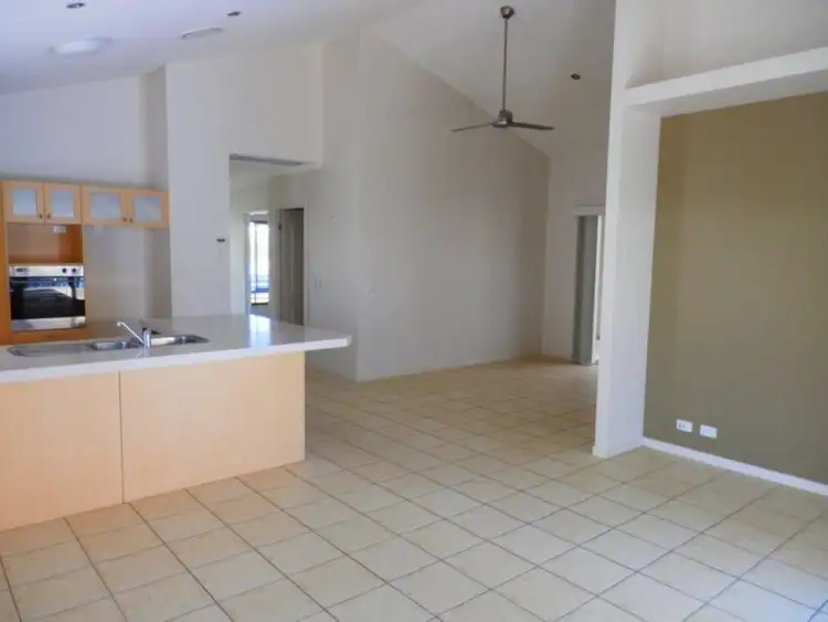 Seventh view of Homely house listing, 4 St Lucia Crescent, Parrearra QLD 4575