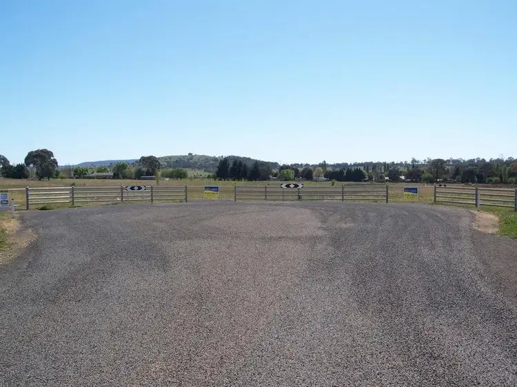 10 Saumerez Estate, Armidale NSW 2350
