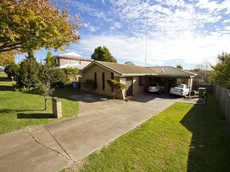 15 Gunn Street, Kearneys Spring QLD 4350