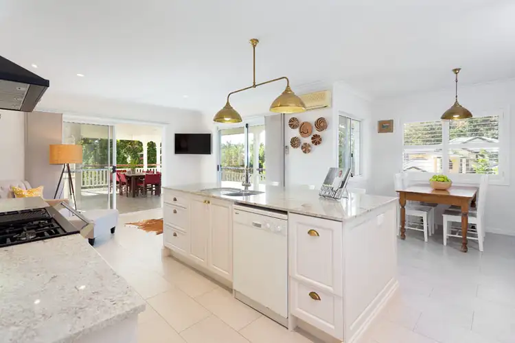 2 Coburn Court, Brookfield QLD 4069