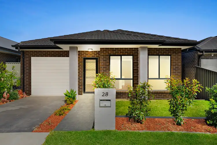 28 Izaac Circuit, Jordan Springs NSW 2747