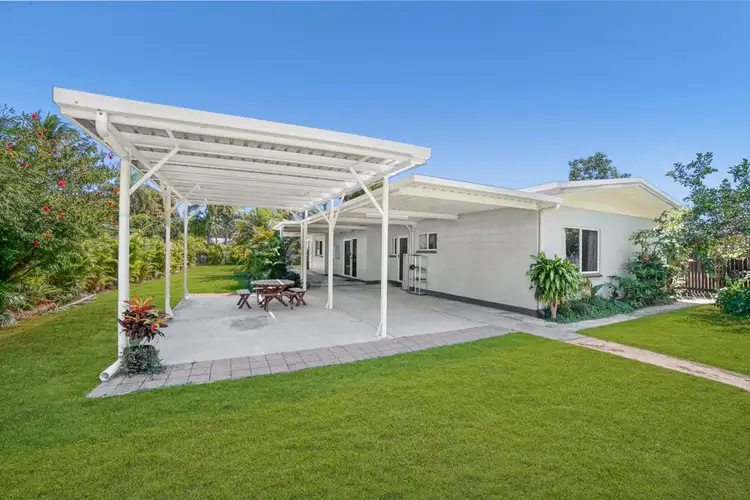 28 Baronia Crescent, Holloways Beach QLD 4878