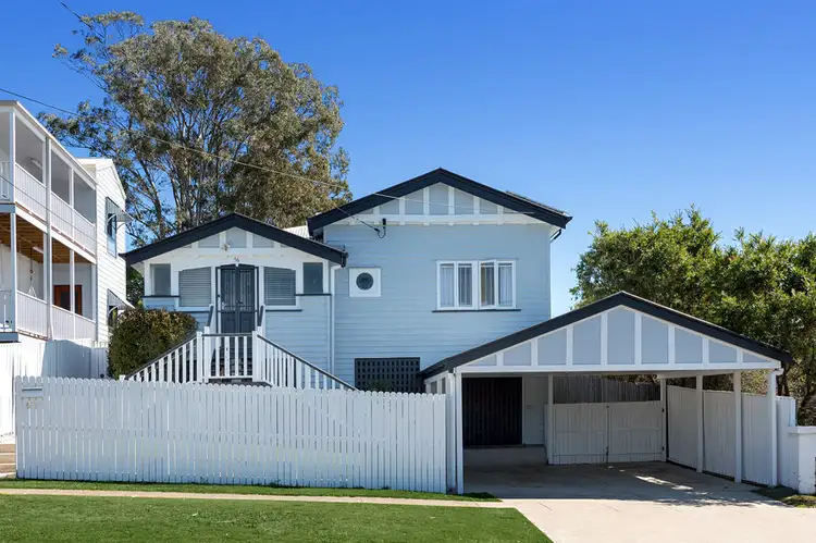 56 Kennington Rd, Camp Hill QLD 4152