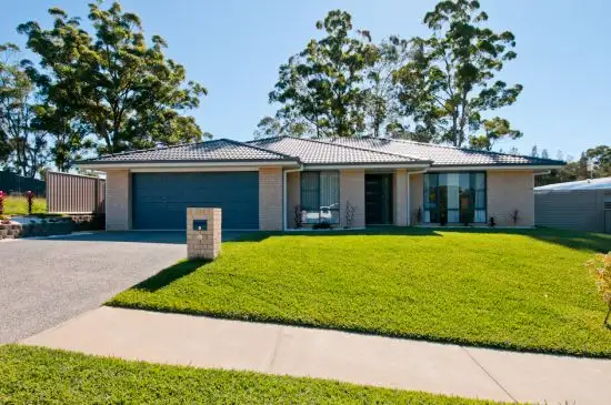 8 Farrell Close, Bonville NSW 2441