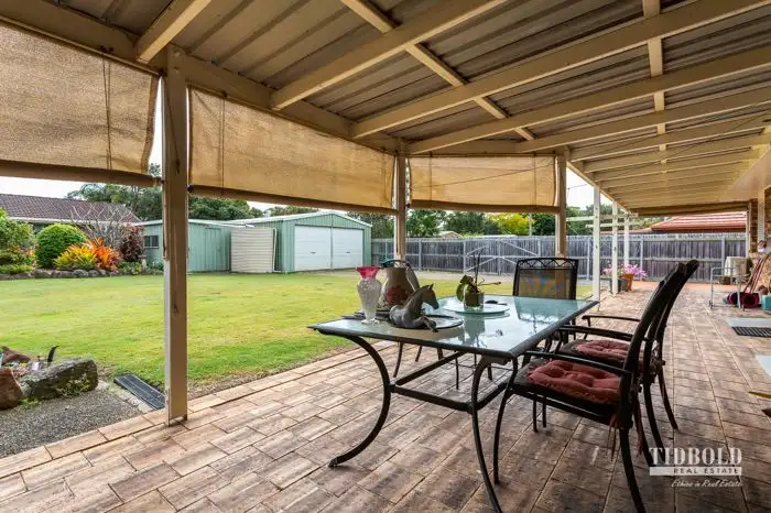 13 Meredith Place, Redland Bay QLD 4165