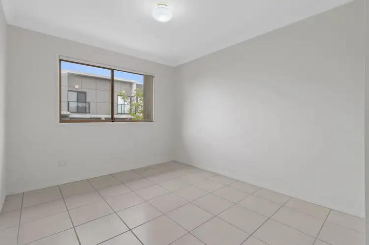 Fifth view of Homely unit listing, 8/3 Haig Street, Coorparoo QLD 4151