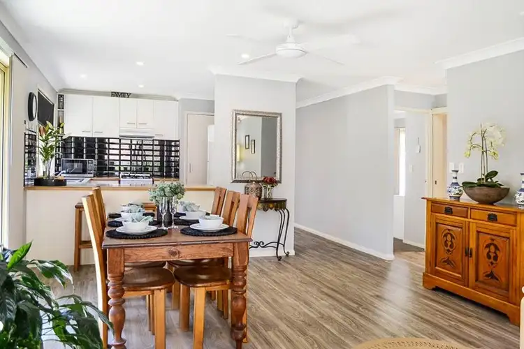 5 WARBURTON CLOSE, Forest Lake QLD 4078