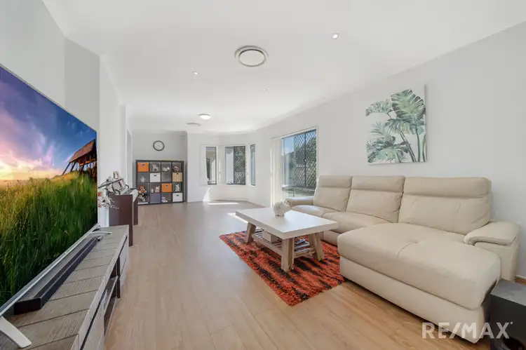 Second view of Homely house listing, 19 Hilas Circuit, Sunnybank Hills QLD 4109