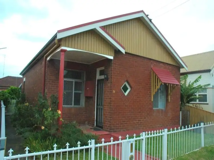 28 Roe Street, Mayfield NSW 2304