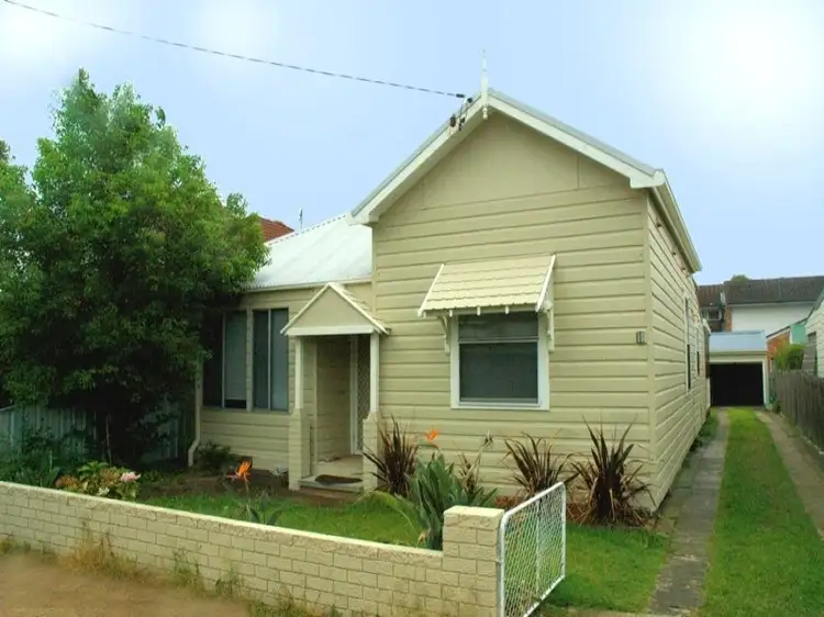 8 Rawson street, Mayfield NSW 2304