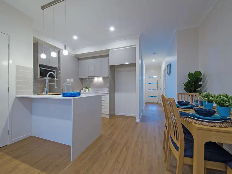 Third view of Homely townhouse listing, 2/84 Andrew St, Wynnum QLD 4178