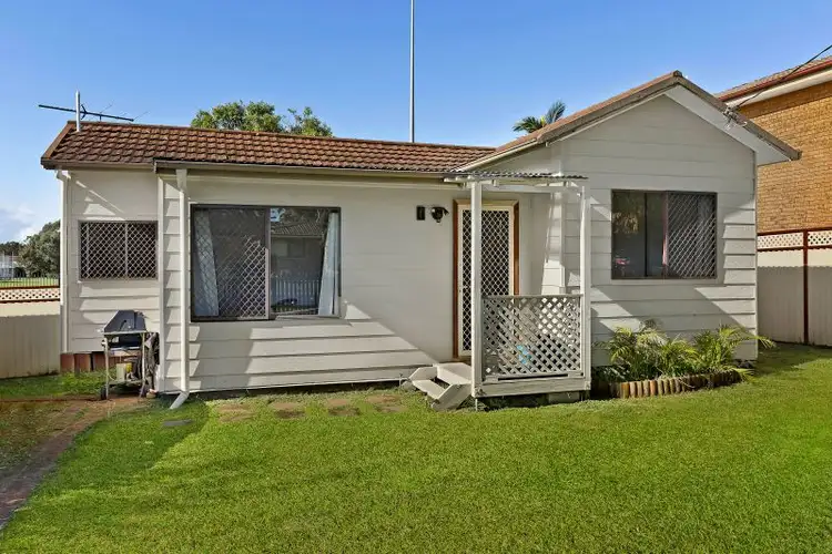 10 Kalani Street, Budgewoi NSW 2262
