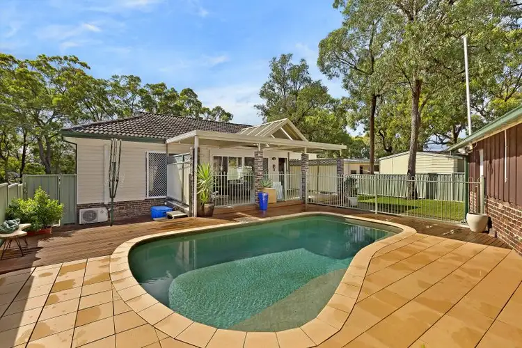 2 Chelmsford Road, Lake Haven NSW 2263