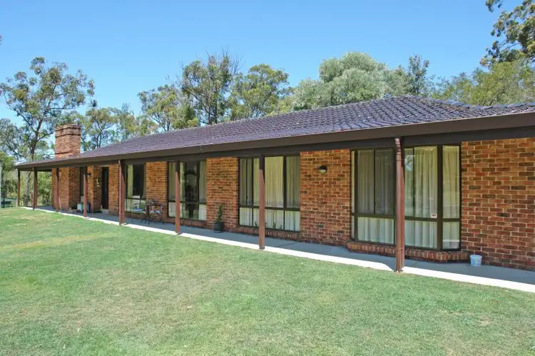 1 Crestwood Road, Jilliby NSW 2259