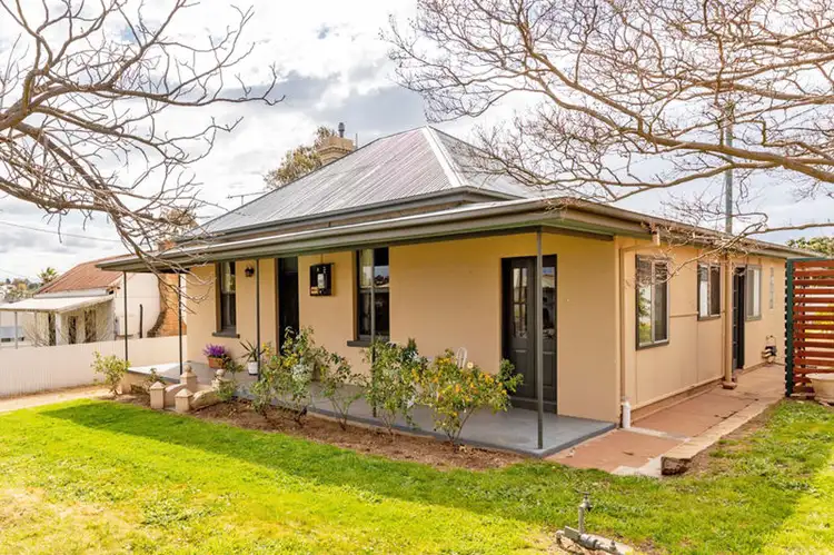 28 George St, Junee NSW 2663